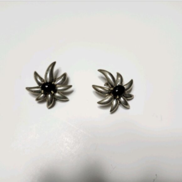 T&C- Onyx Fireworks Earrings Silver 925 Sterling Silver Omega Clasp &Pouch - Picture 1 of 4